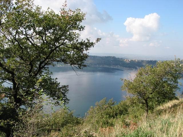 Castelli 04.JPG - Il lago di Castel Gandolfo